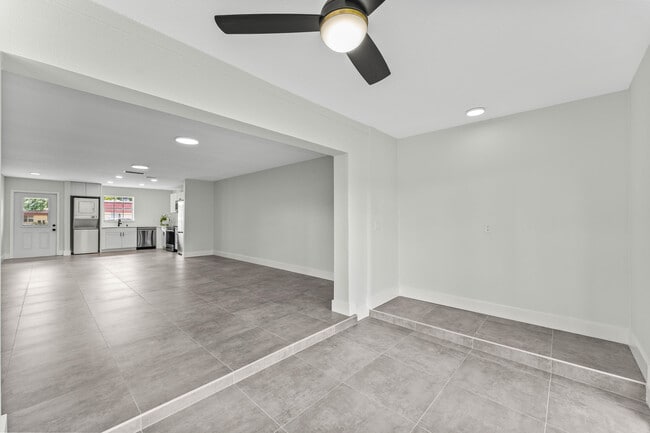 Building Photo - 711 Laconia Cir