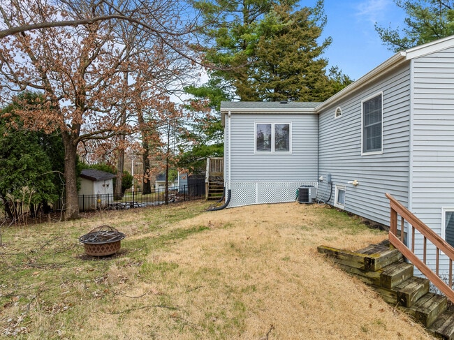 Building Photo - 438 Sylvan Dr
