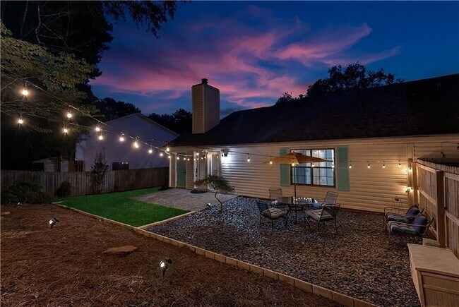 Building Photo - 5097 Village Green Way