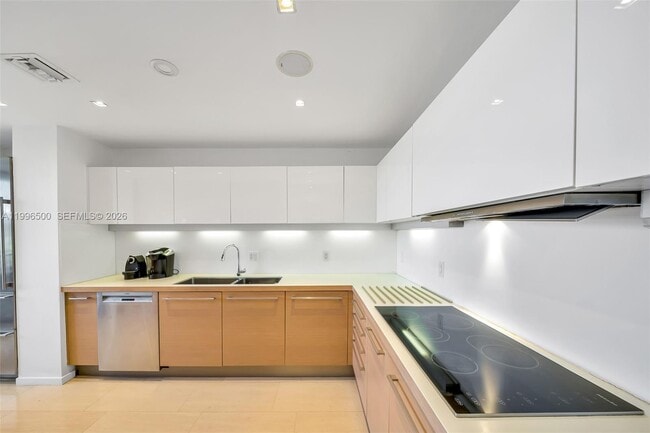 Building Photo - 151 Crandon Blvd