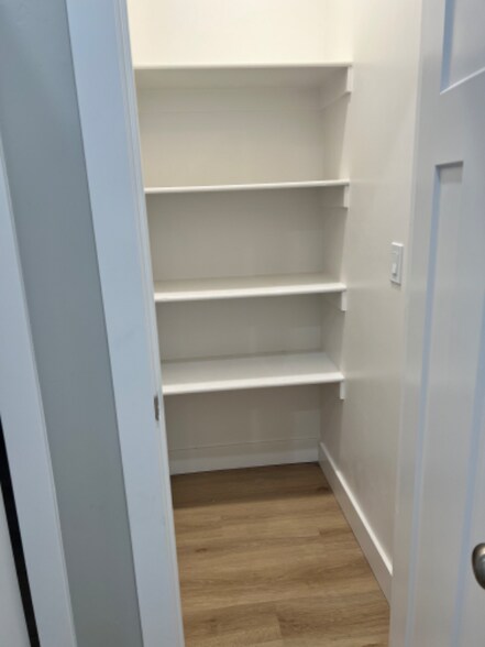 Building Photo - 465 N 30