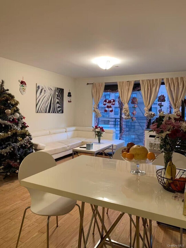 Building Photo - 132-35 Sanford Ave