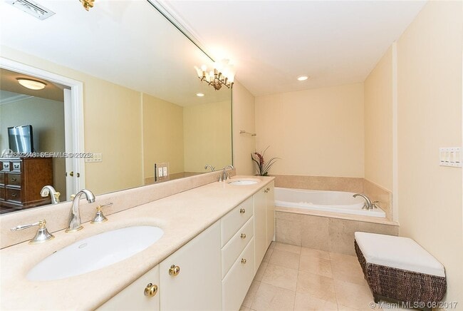 Building Photo - 2100 N Ocean Blvd