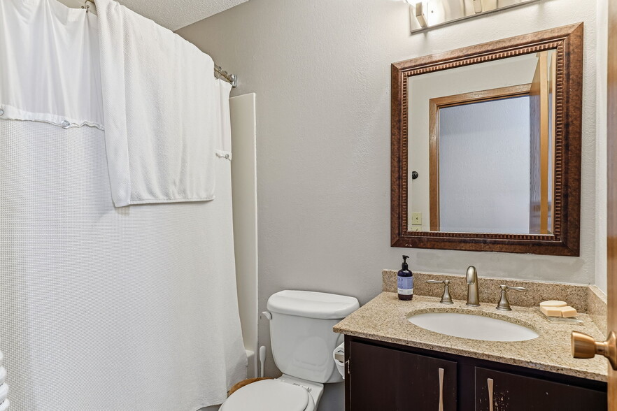 Building Photo - 3850 Plymouth Blvd