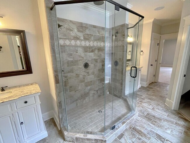 Building Photo - 1820 Enclave Hollow Ln E