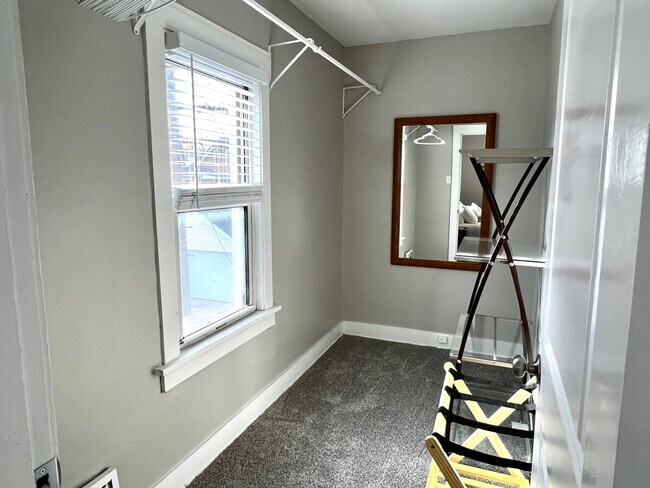 Building Photo - 1509 Clark St