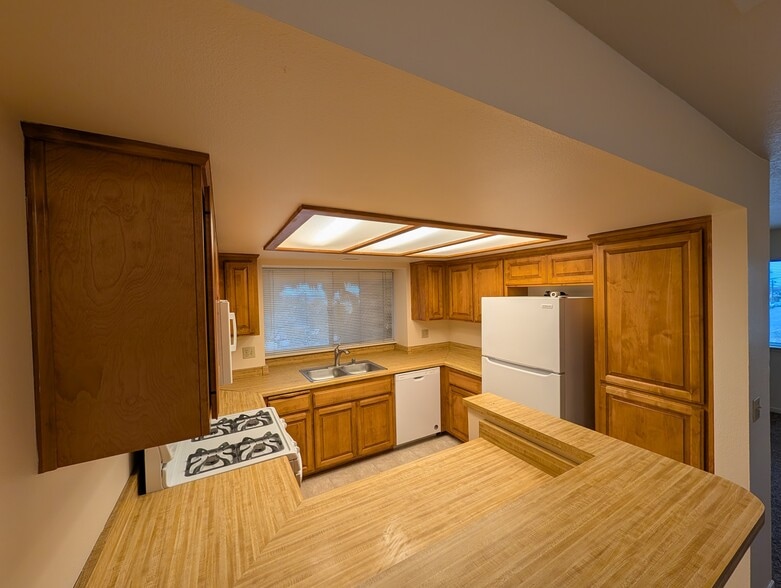 Building Photo - 1691 Brighton Ave