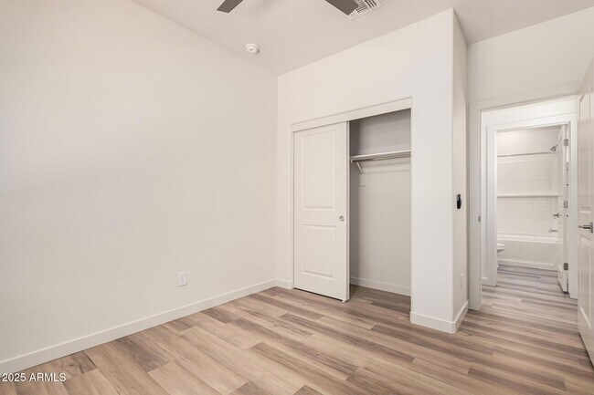 Building Photo - 6537 N 15th Dr
