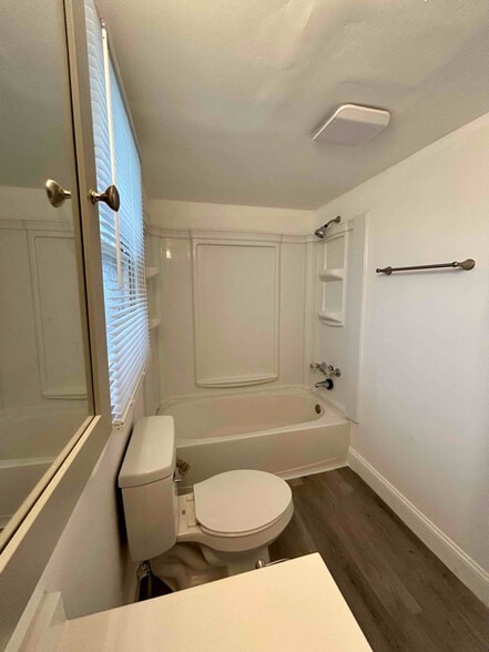 Building Photo - 1404 Fieldcrest Rd