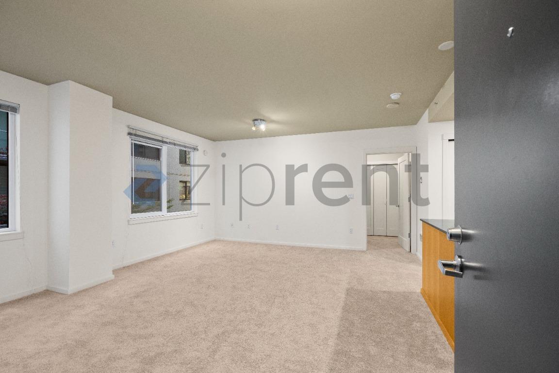 Building Photo - 81 Clay St