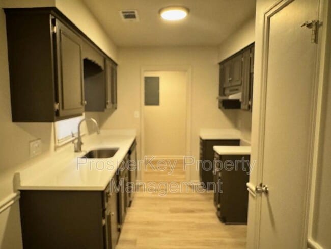 Building Photo - 1715 Scenic Dr