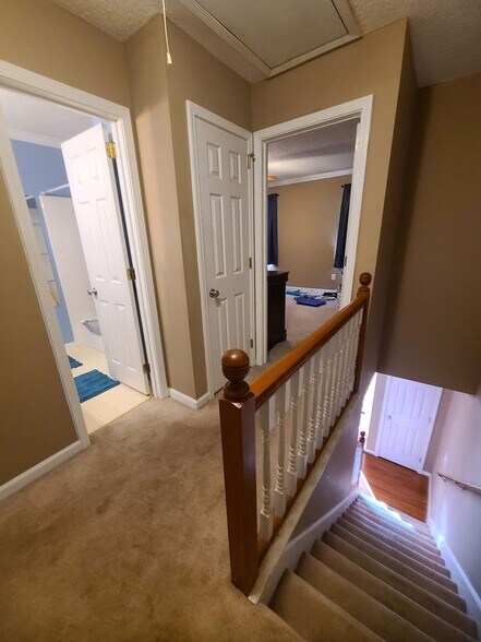 Building Photo - 5004 Falling Creek Ln