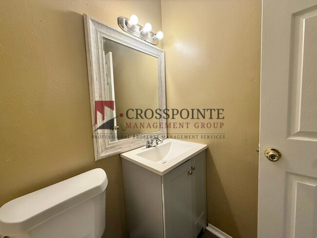 Building Photo - AVAILABLE! 1 Bed 1 Bath Apartment Near Downtown Tyler!