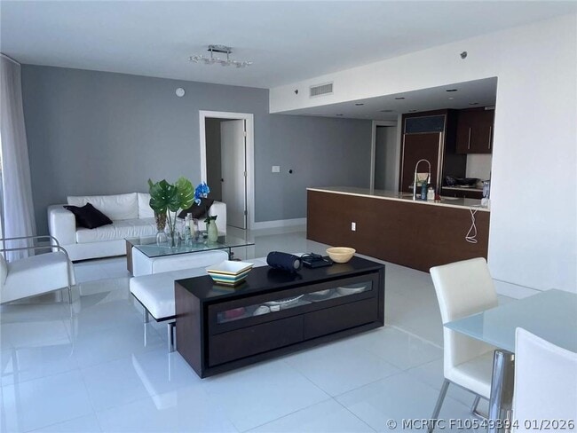 Building Photo - 465 Brickell Ave