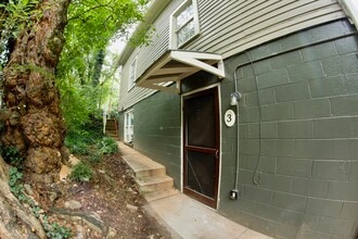 Building Photo - 558 Pulaski St