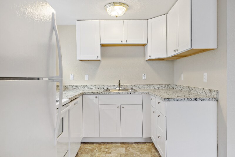 Building Photo - 9701 Woodlawn Ave N