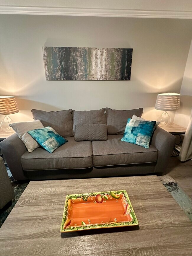 Building Photo - 45 Folly Field Rd