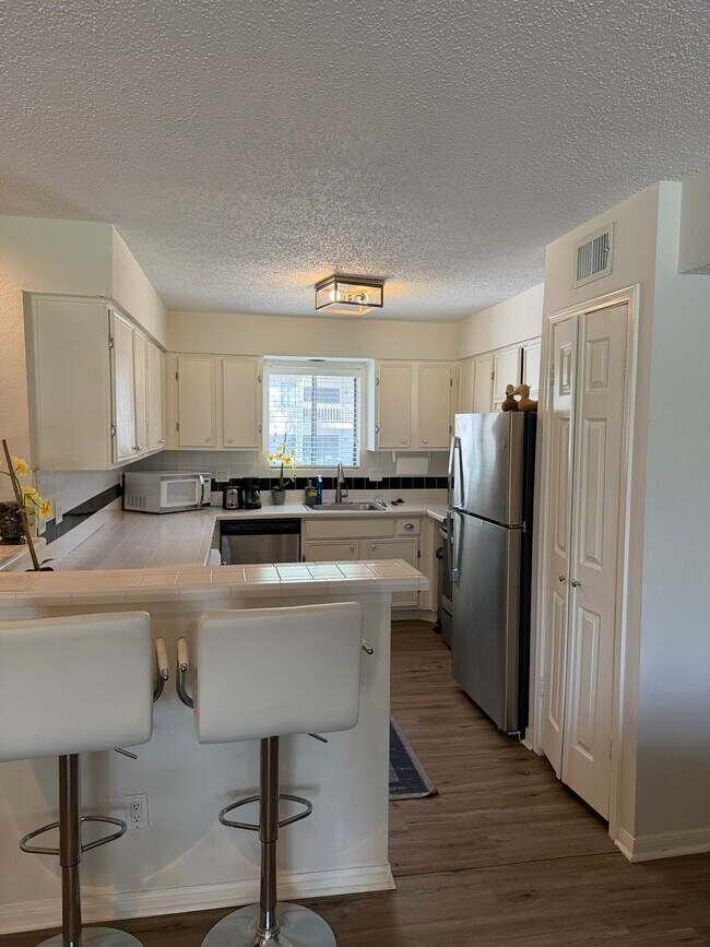 Building Photo - 12100 Melville Dr