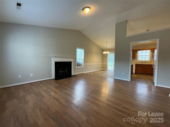 Building Photo - 135 Braeburn Dr