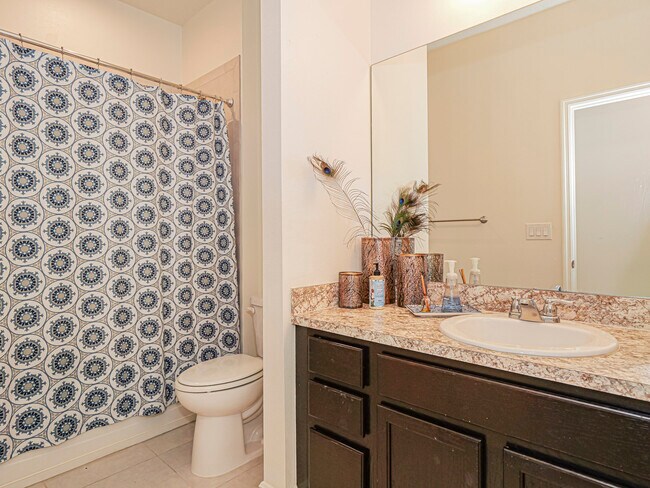 Building Photo - 5945 Buttonwood Sq