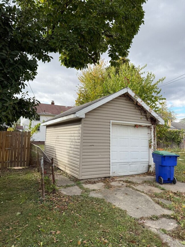 Building Photo - 2923 Winter St