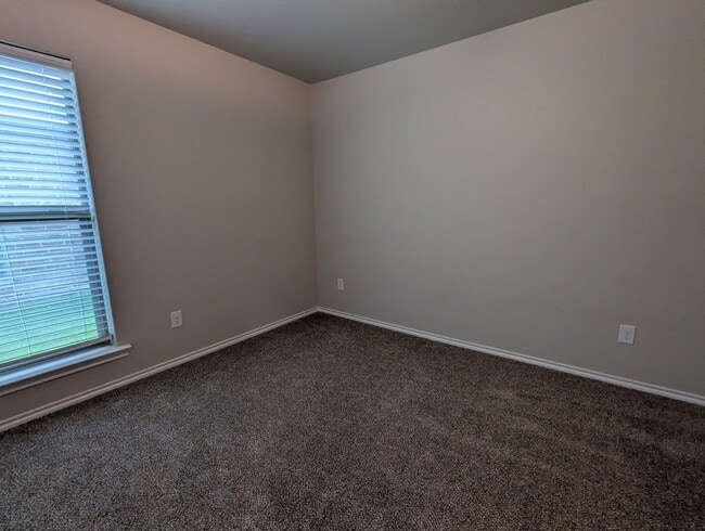 Building Photo - Beautiful Maintained home in Bellfarms