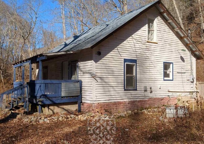 Building Photo - 6684 Cavender Rd