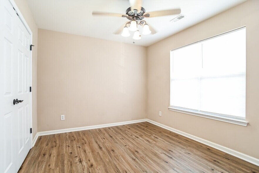 Building Photo - 7411 Stillbrook Bend Ct
