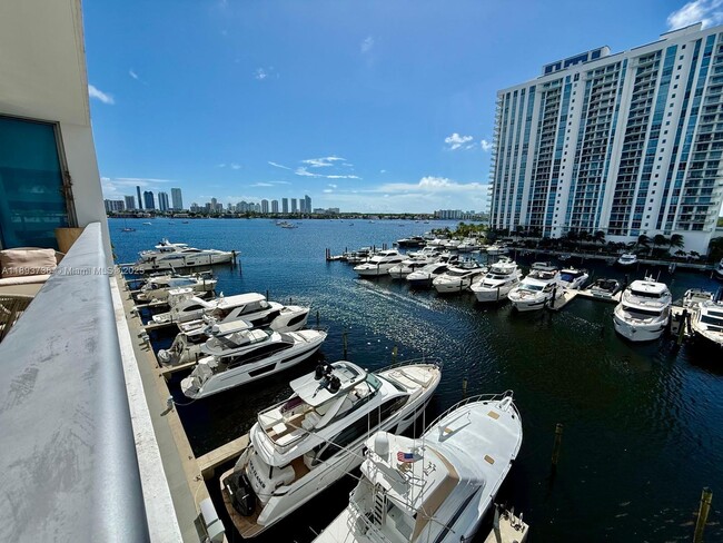 Building Photo - 17301 Biscayne Blvd
