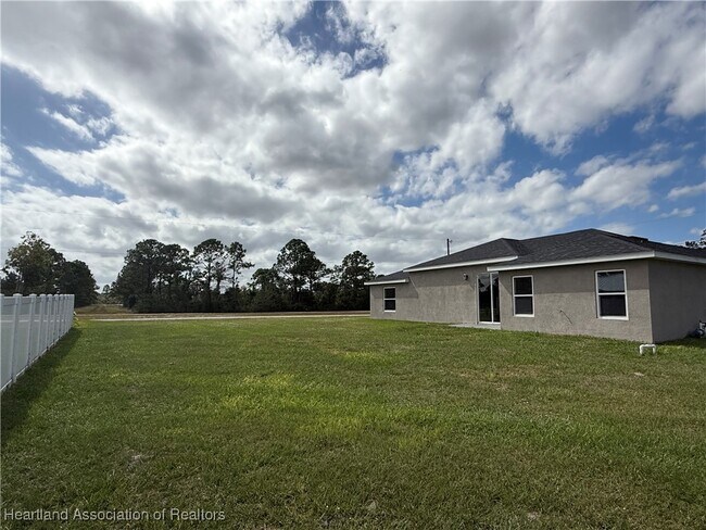 Building Photo - 91 Hellcat Ct NW