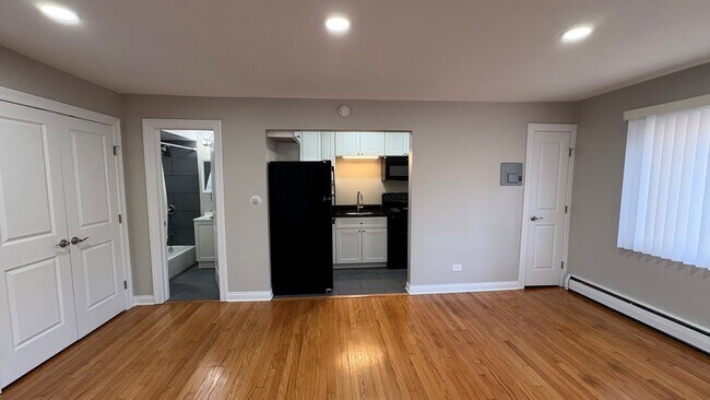Building Photo - 475 St Moritz Dr