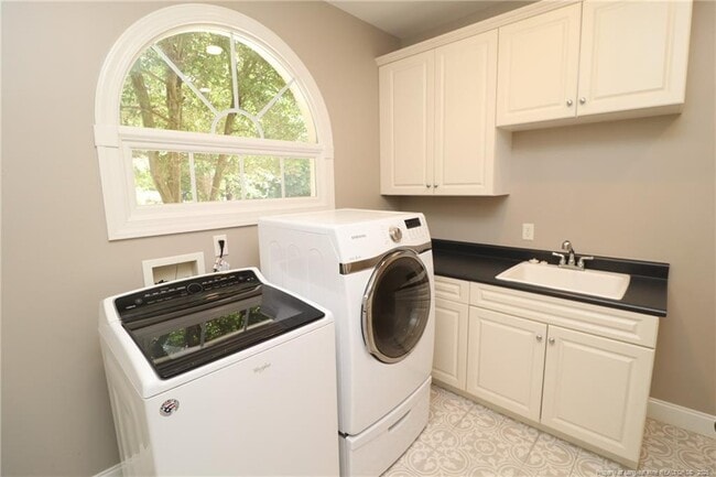 Building Photo - 110 Guymon Ct