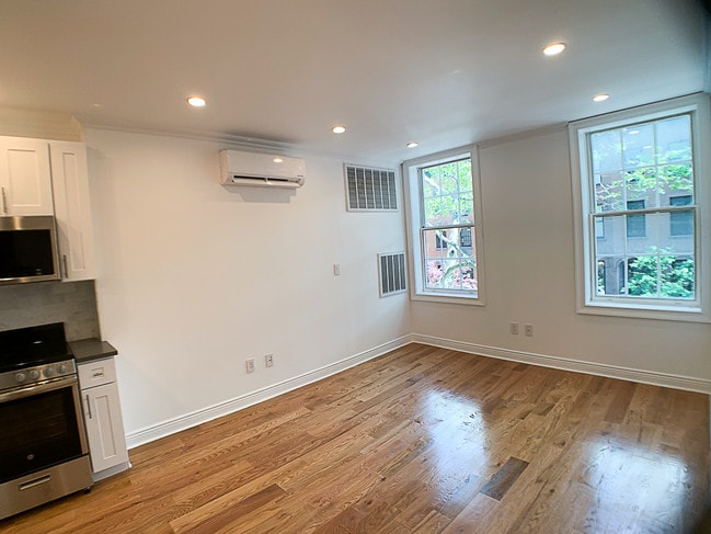 Floorplan - 178  Clinton Street