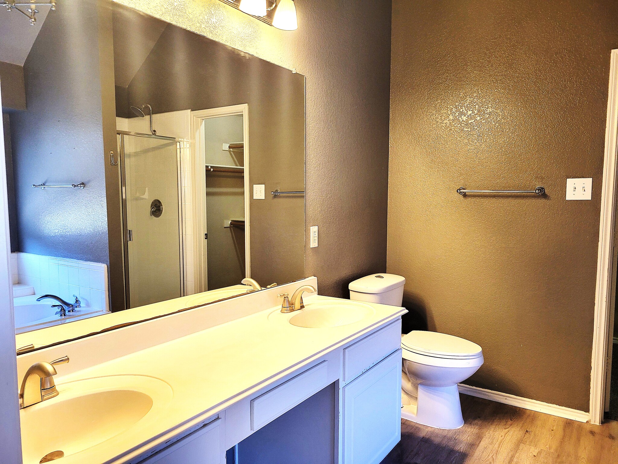 Building Photo - 4501 Aspen Glen Rd