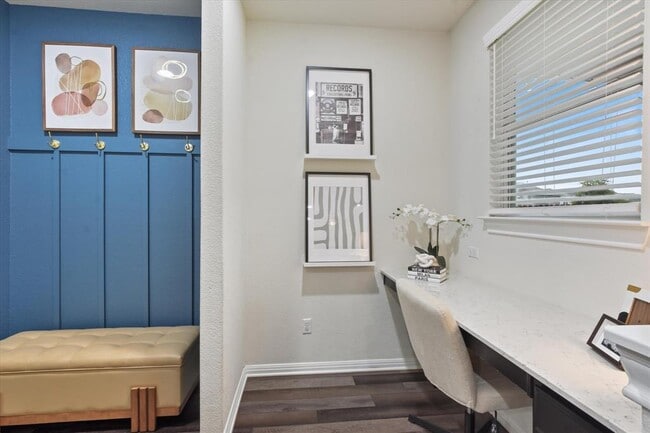 Building Photo - 210 Zuma Dr