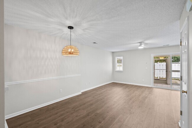 Building Photo - 3574 Evergreen Way