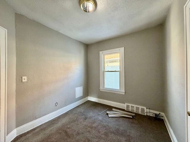 Building Photo - 618-620 E 97th St, Cleveland, OH 44108