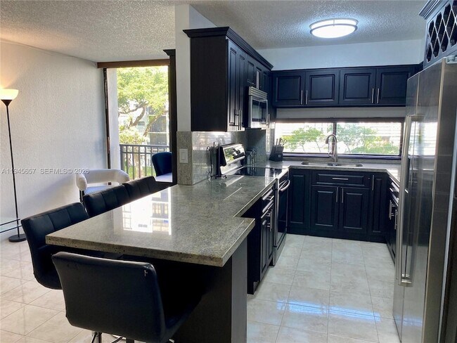 Building Photo - 17011 N Bay Rd