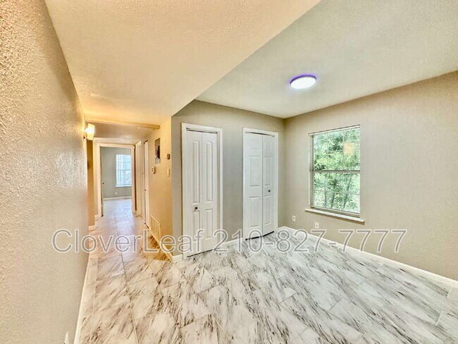 Building Photo - 214 Basswood Dr