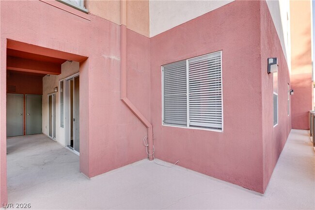 Building Photo - 91 E Agate Ave