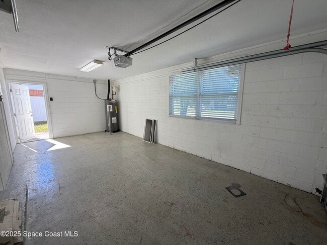 Building Photo - 337 Mc Leod Dr