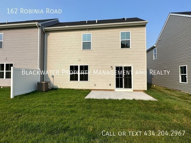 Building Photo - 162 Robinia Rd