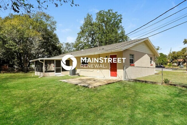 Building Photo - 4 Bedroom Pet-Friendly Home in ORLANDO, FL with Main Street Renewal