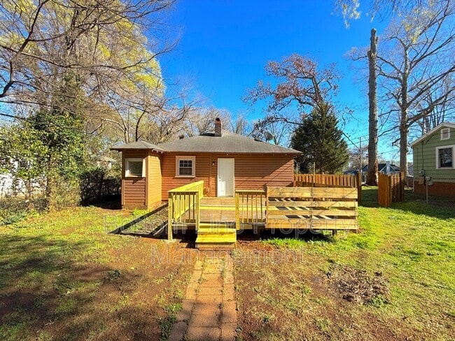 Building Photo - 307 N Linwood Ave