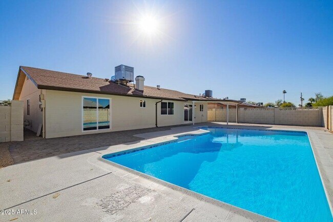 Building Photo - 4220 W State Ave