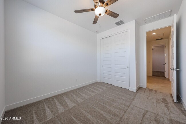 Building Photo - 26096 N 170th Ave