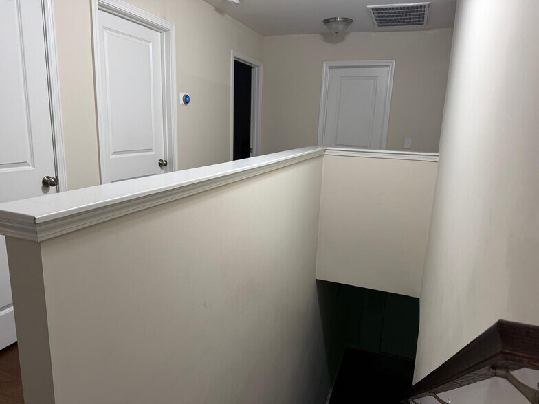 Building Photo - 115 Winslow Cir