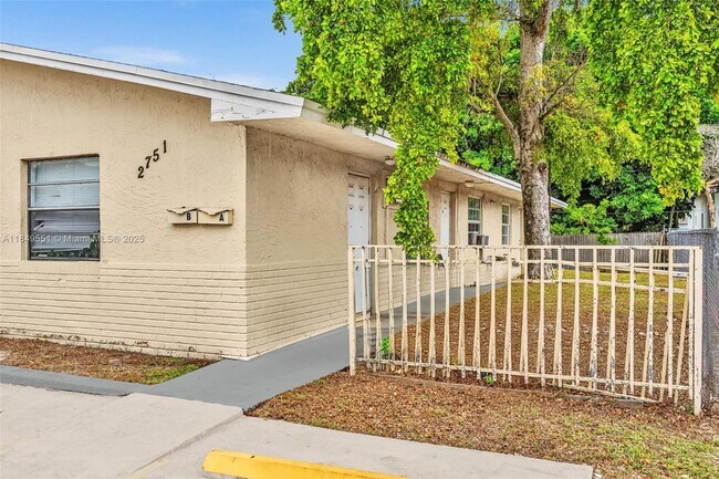 Building Photo - 2751 NW 14th Ct