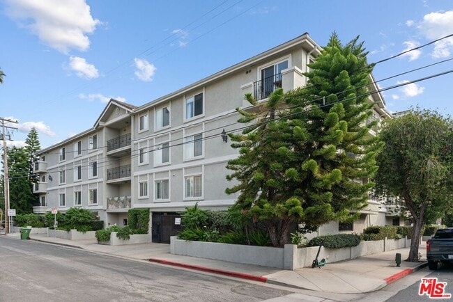 Building Photo - 2308 Schader Dr