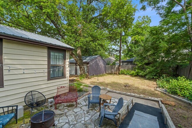 Building Photo - 3206 Kerbey Ln
